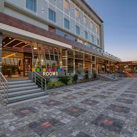 Hotel Decent Unjha Ngoại thất bức ảnh