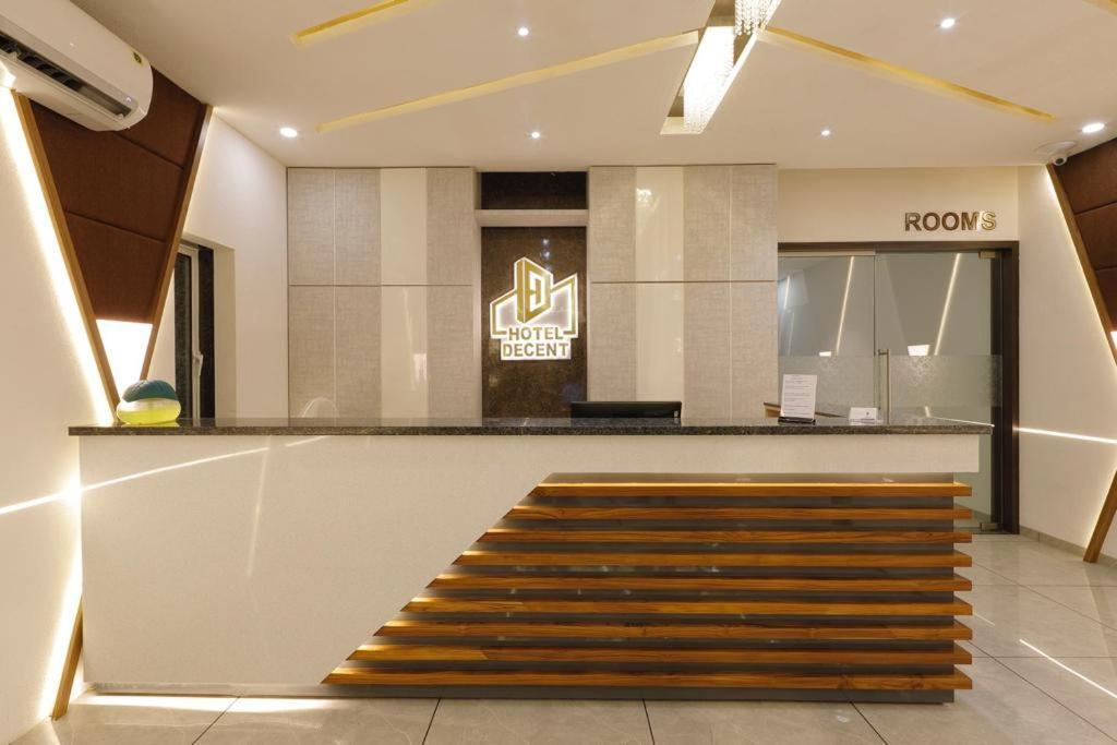 Hotel Decent Unjha Ngoại thất bức ảnh