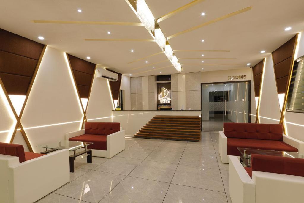 Hotel Decent Unjha Ngoại thất bức ảnh